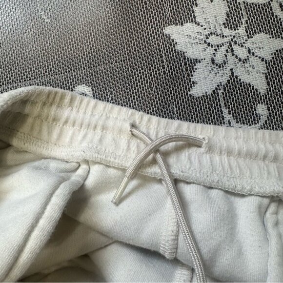 Aritzia Denim Forum The Yoko Hi-rise Mid-thigh Denim Short Sz 25 - Picture 7 of 10